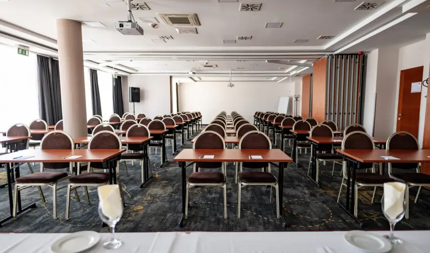 Airport Hotel Budapest Vecss - Karcsony (min. 2 j)