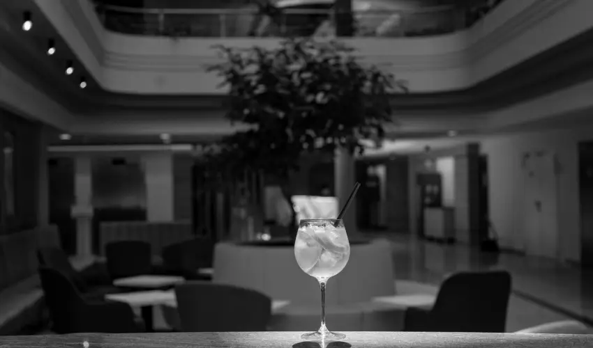 Airport Hotel Budapest Vecs�s - Kar�csony - teljes el�refizet�ssel (min. 2 �j)