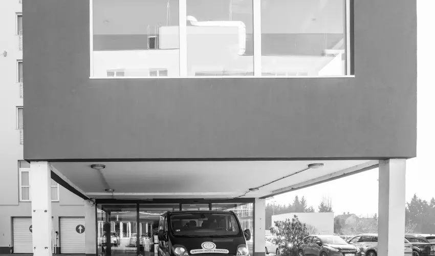 Airport Hotel Budapest Vecs�s - Kar�csony - teljes el�refizet�ssel (min. 2 �j)