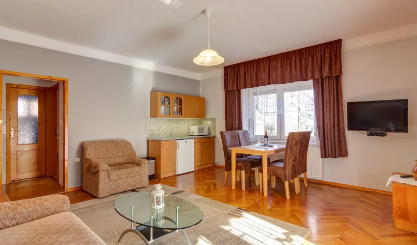 Andrea Villa Hvz - Karcsony (min. 2 j)