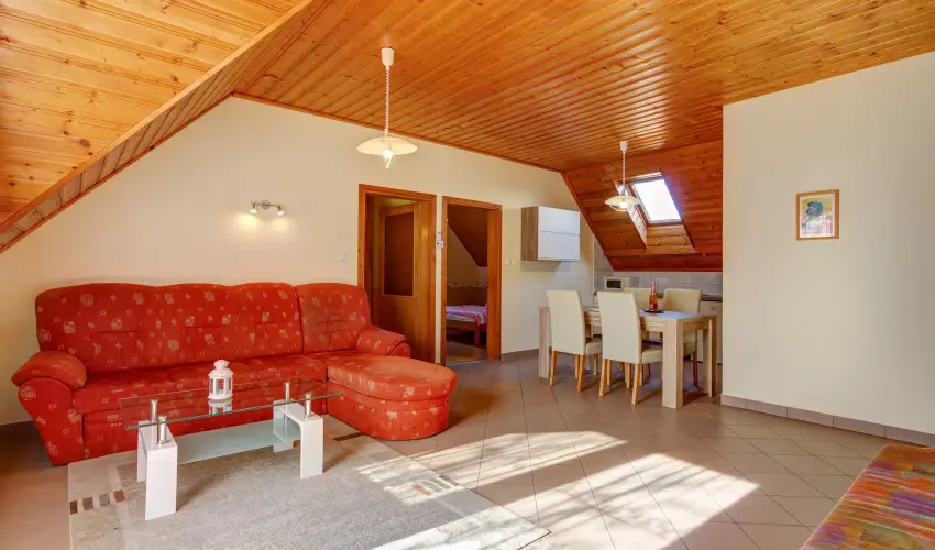 Andrea Villa Hvz - Karcsony (min. 2 j)