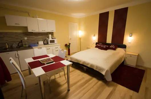 Angyal Apartman - Karcsony (min. 3 j)