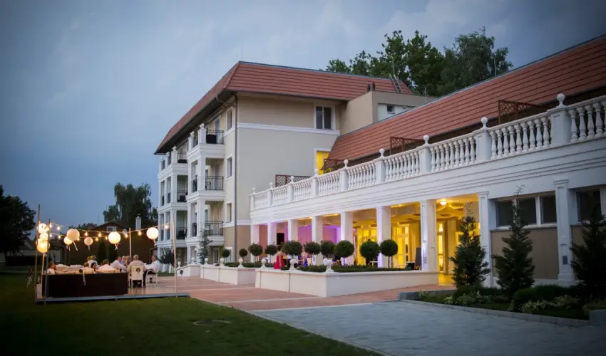 Arcanum Hotel Bkscsaba - Karcsony (min. 2 j)