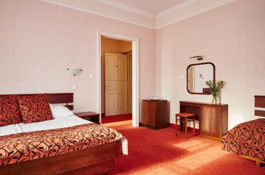 Astoria Hotel s tterem - Karcsony