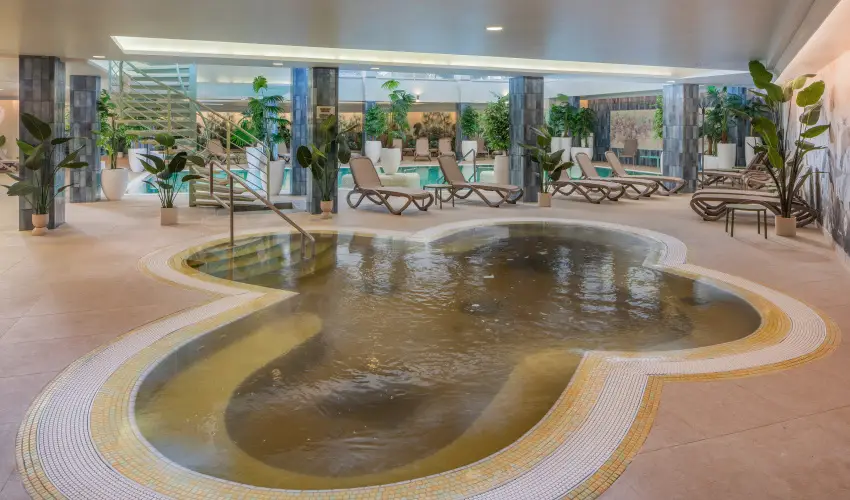 Hotel Atlantis Wellness & Conference Hajd�szoboszl� - Kar�csony (min. 3 �j)