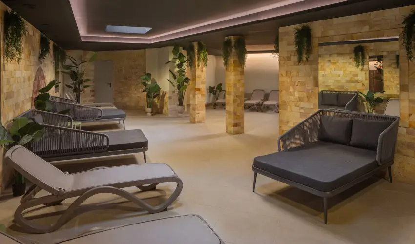 Hotel Atlantis Wellness & Conference Hajd�szoboszl� - Kar�csony (min. 3 �j)