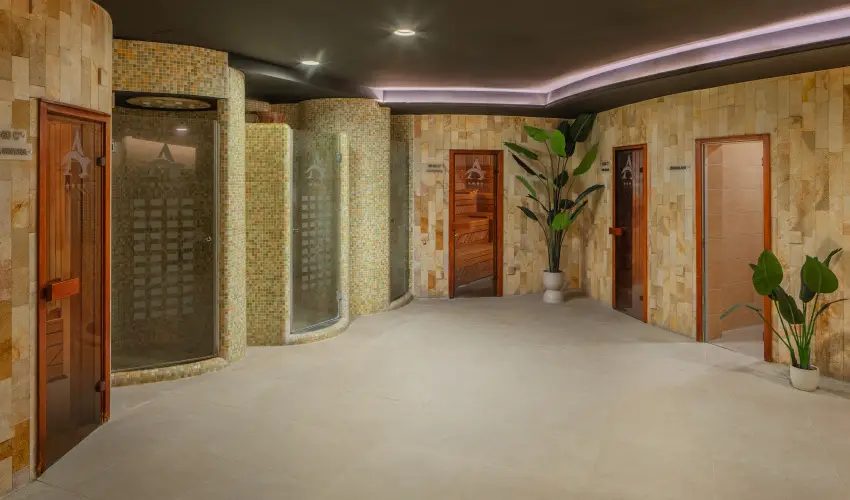 Hotel Atlantis Wellness & Conference Hajd�szoboszl� - Kar�csony (min. 3 �j)