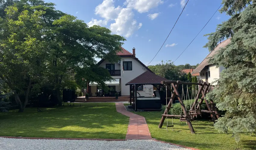 Aventurin House Rvflp - Karcsony (min. 2 j)