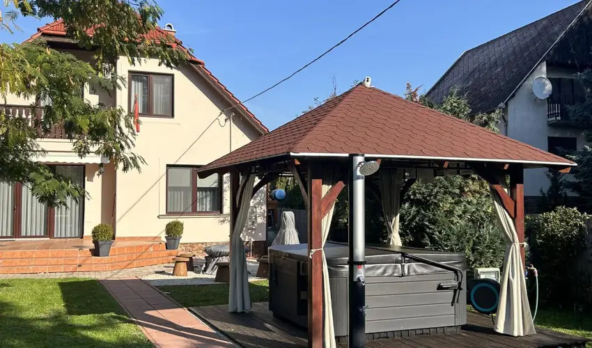 Aventurin House Rvflp - Karcsony (min. 2 j)