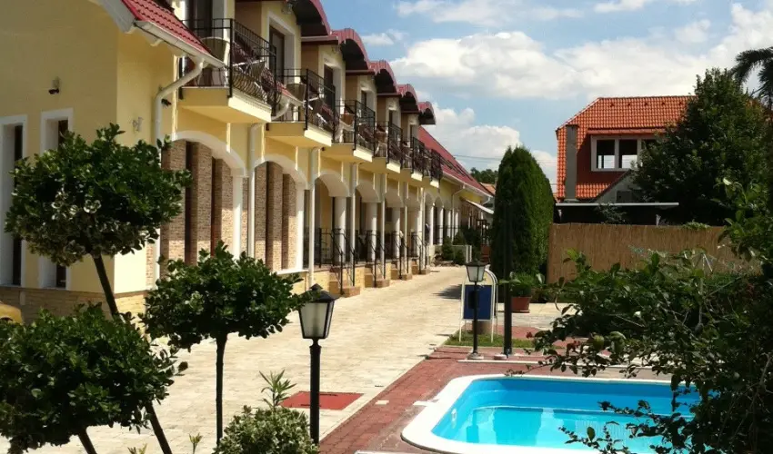 Bajor Panzi Aparthotel Bk, Bkfrd - Karcsony