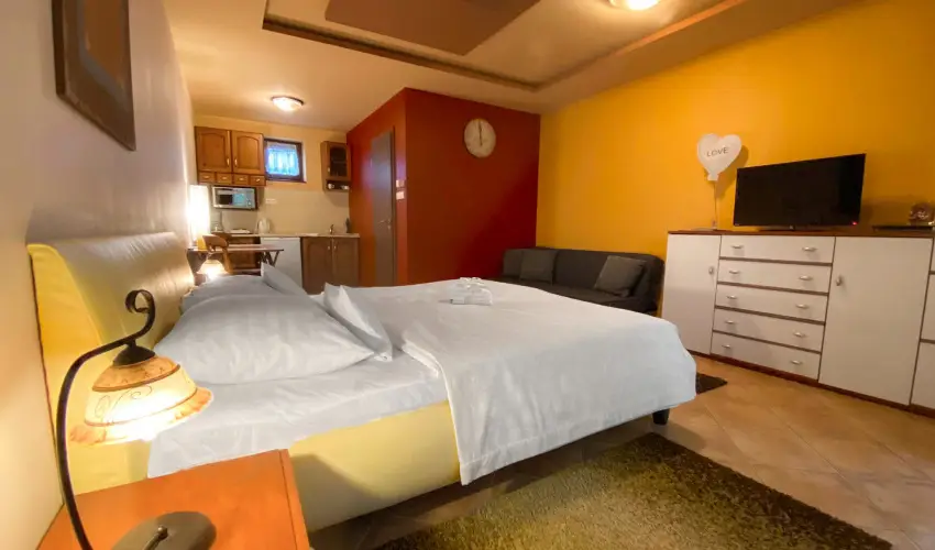 Bajor Panzi Aparthotel Bk, Bkfrd - Karcsony