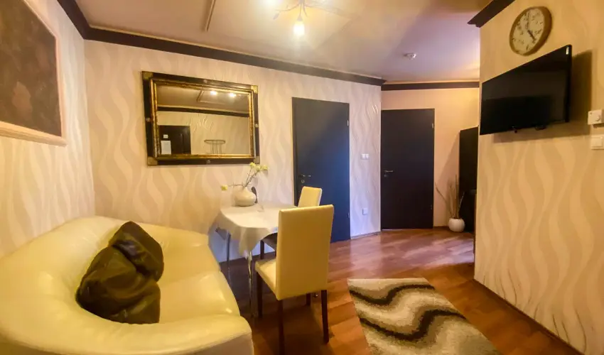 Bajor Panzi Aparthotel Bk, Bkfrd - Karcsony