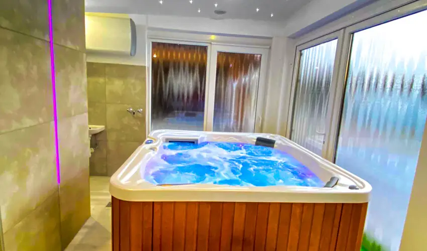 Bajor Panzi Aparthotel Bk, Bkfrd - Karcsony