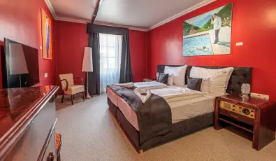 Barka Galria Hotel s tterem Tllya