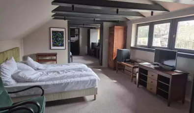 Barka Galria Hotel s tterem Tllya