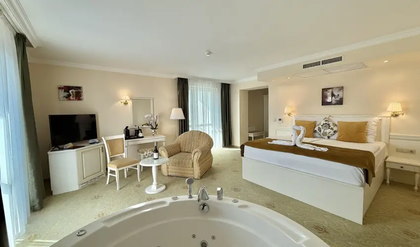 Calimbra Konferencia & Wellness Hotel Miskolctapolca - Karcsony (min. 2 j)