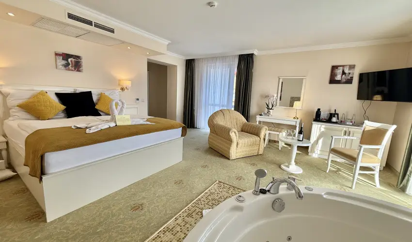 Calimbra Konferencia & Wellness Hotel Miskolctapolca - Karcsony (min. 2 j)