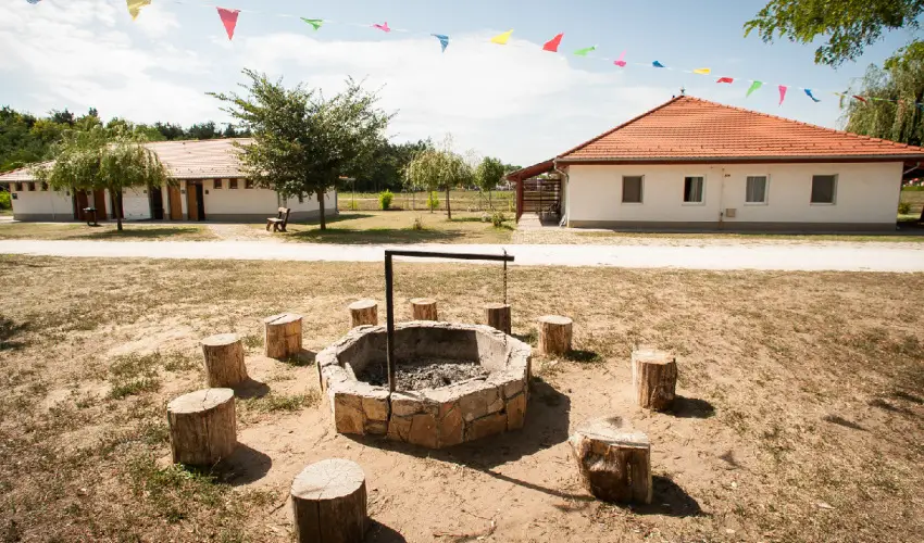 Cegldfrd Apartmanpark s Kemping Cegld - Karcsony (min. 2 j)