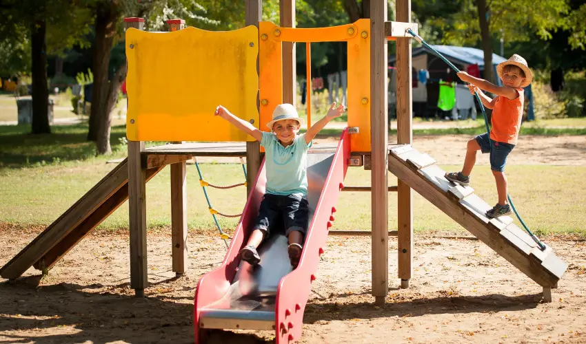 Cegldfrd Apartmanpark s Kemping Cegld - Karcsony (min. 2 j)