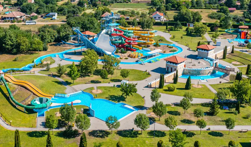 Cegldfrd Apartmanpark s Kemping Cegld - Karcsony (min. 2 j)