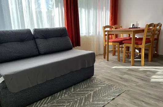 Centroom Apartman - Karcsony