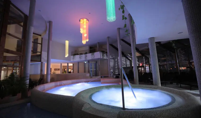 Colosseum Wellness Hotel Mrahalom - Karcsony s tli sznet (min. 3 j)