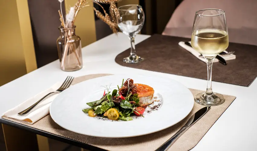 Corso Hotel Pcs Pcs - Karcsony - teljes elrefizetssel