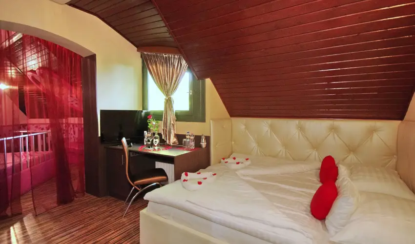 Corvin Hotel Gyula - Romantikus Karcsony kettesben