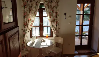 Czir�ka Vend�gh�z Tolcsva