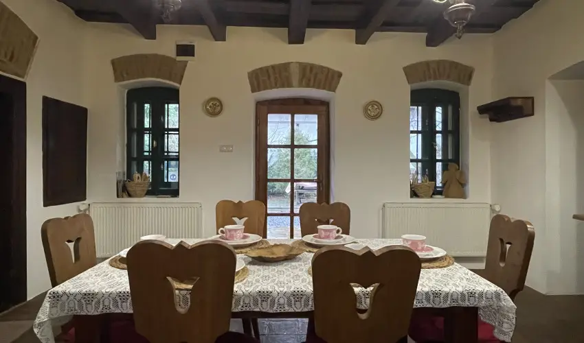 Czir�ka Vend�gh�z Tolcsva - Kar�csony (min. 3 �j)