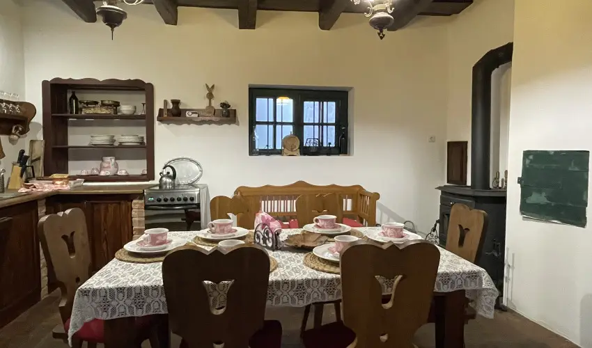 Czir�ka Vend�gh�z Tolcsva - Kar�csony (min. 3 �j)