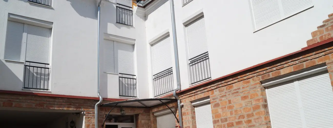 EMAN Apartmanhz Srvr Srvr - Karcsony