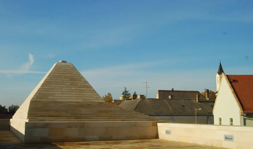 Erzsbet Nagy Szlloda Paks - Karcsonyi csomagajnlat (min. 2 j)