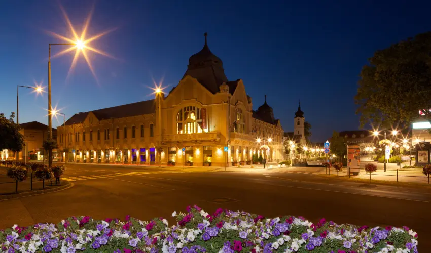 Erzsbet Kirlyn Szlloda Gdll - Karcsony 