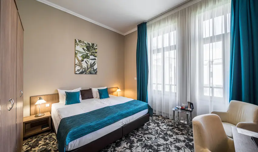 Erzsbet Kirlyn Szlloda Gdll - Karcsony 