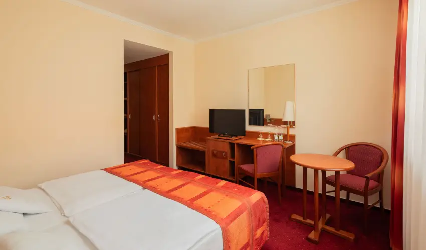 Erzsbet Park Hotel Pardfrd - Karcsony (min. 3 j)