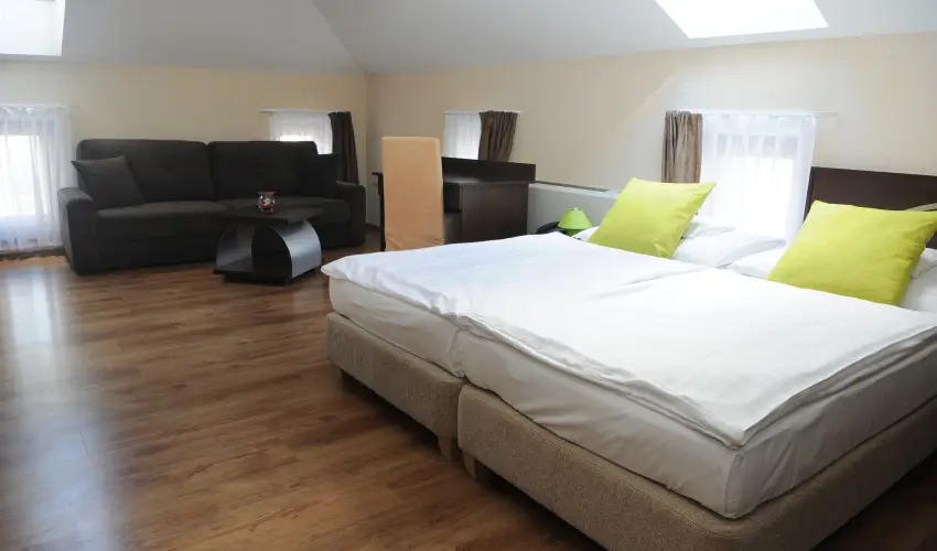 Ezsthd Hotel Veszprm - Karcsony