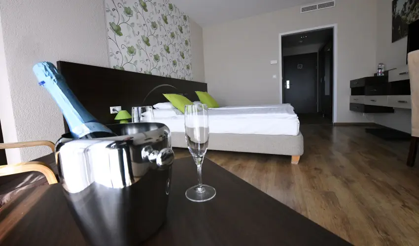 Ezsthd Hotel Veszprm - Karcsony