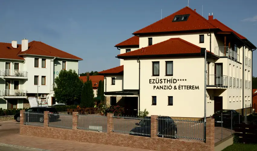 Ezsthd Hotel Veszprm - Karcsony