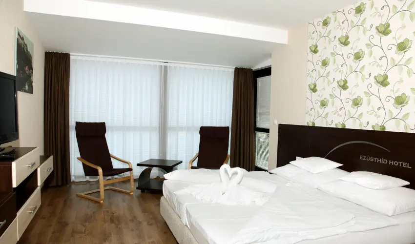 Ezsthd Hotel Veszprm - Karcsony