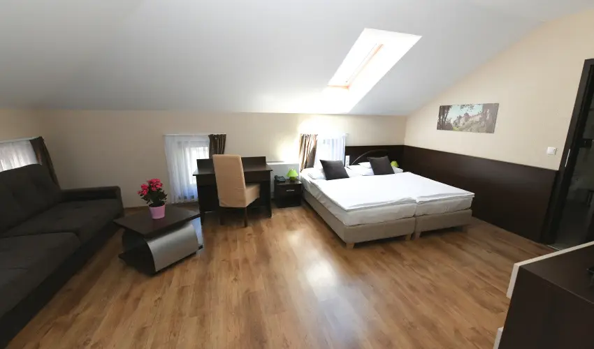 Ezsthd Hotel Veszprm - Karcsony