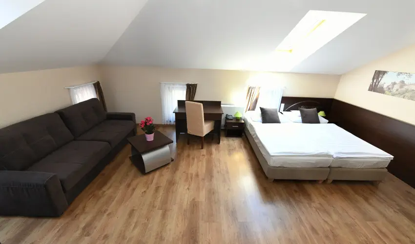 Ezsthd Hotel Veszprm - Karcsony