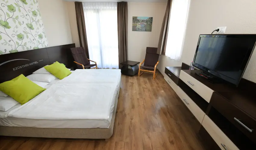 Ezsthd Hotel Veszprm - Karcsony