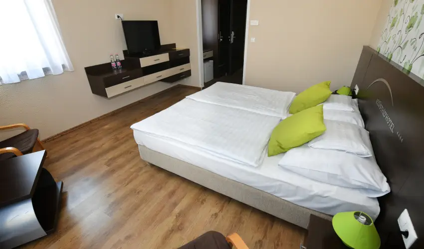 Ezsthd Hotel Veszprm - Karcsony