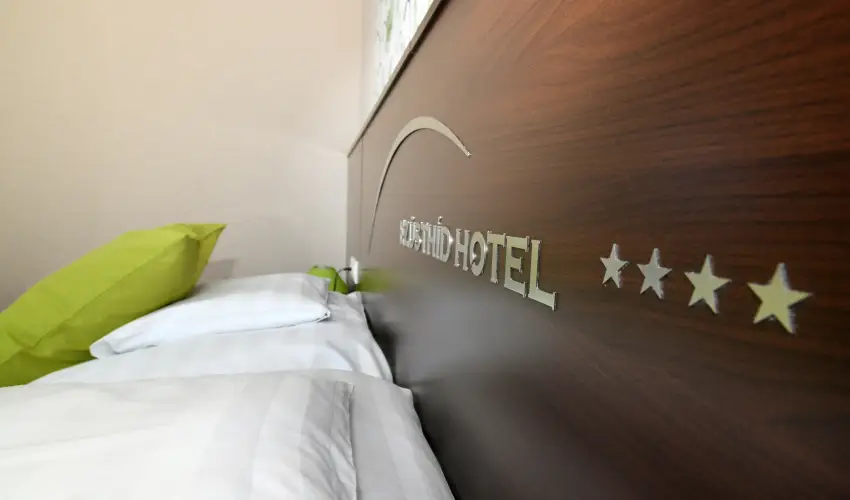 Ezsthd Hotel Veszprm - Karcsony