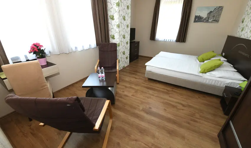 Ezsthd Hotel Veszprm - Karcsony