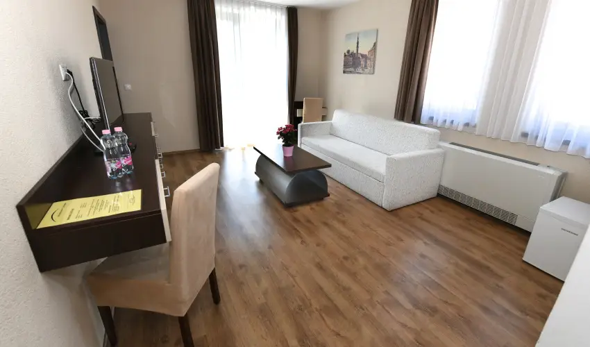 Ezsthd Hotel Veszprm - Karcsony