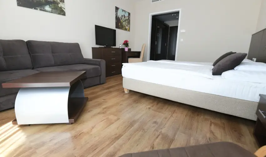 Ezsthd Hotel Veszprm - Karcsony