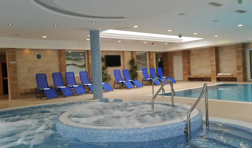 Garden Hotel Wellness & Konferencia Szolnok - Karcsony