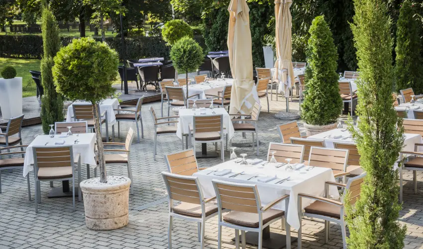 Garden Hotel Wellness & Konferencia Szolnok - Karcsony